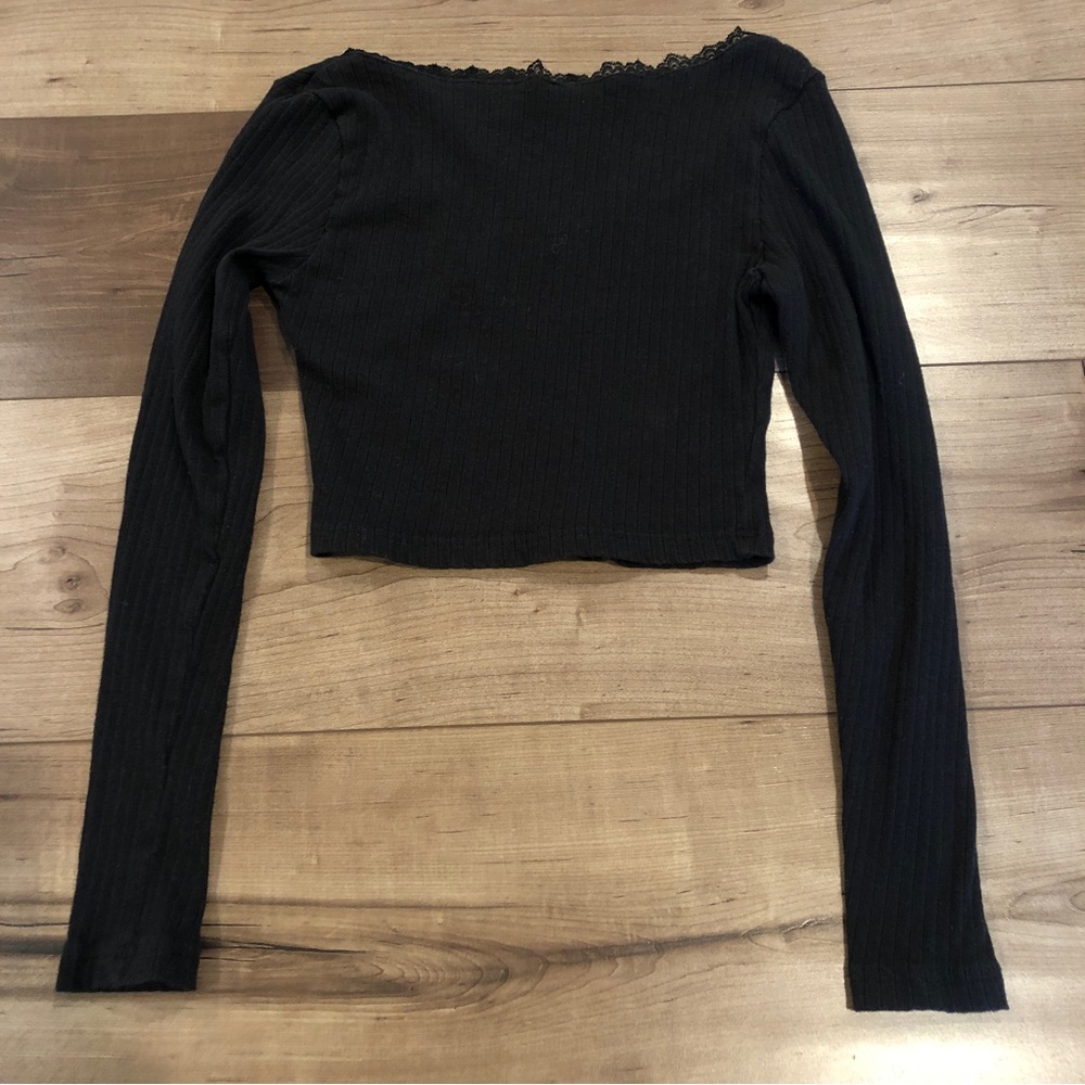 Lace trim crop top - Picture 2 of 2